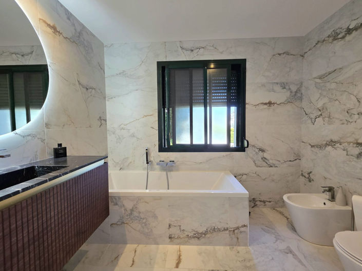 Image No.16-2 Bed Property for sale