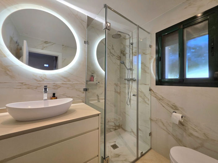 Image No.20-2 Bed Property for sale