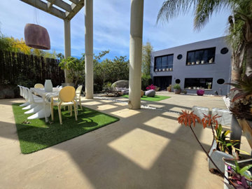 11-20939a0134ad724a8cb2a801094d15a4