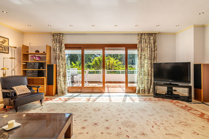 Image No.11-5 Bed Property for sale