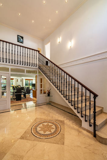 Image No.19-5 Bed Property for sale