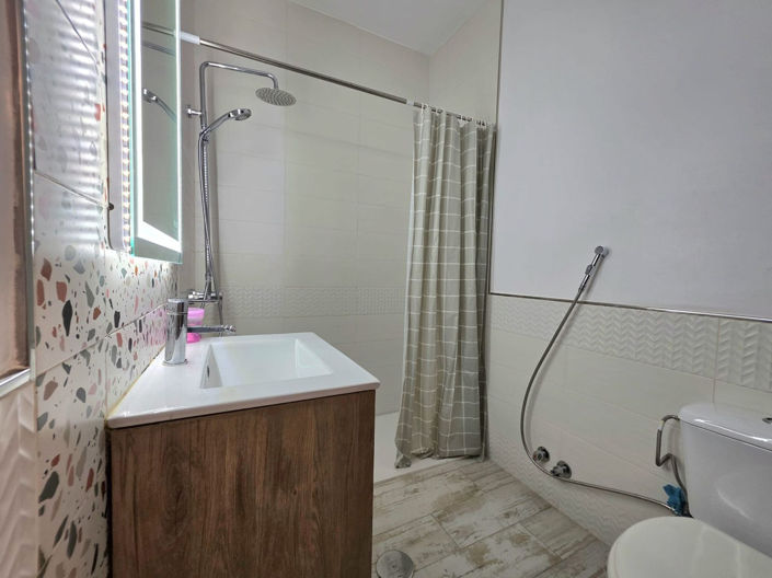 Image No.19-3 Bed Property for sale