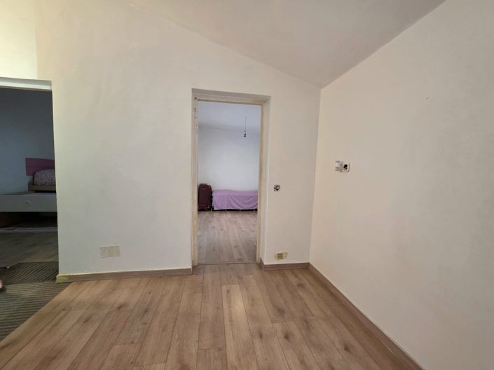 Image No.20-3 Bed Property for sale