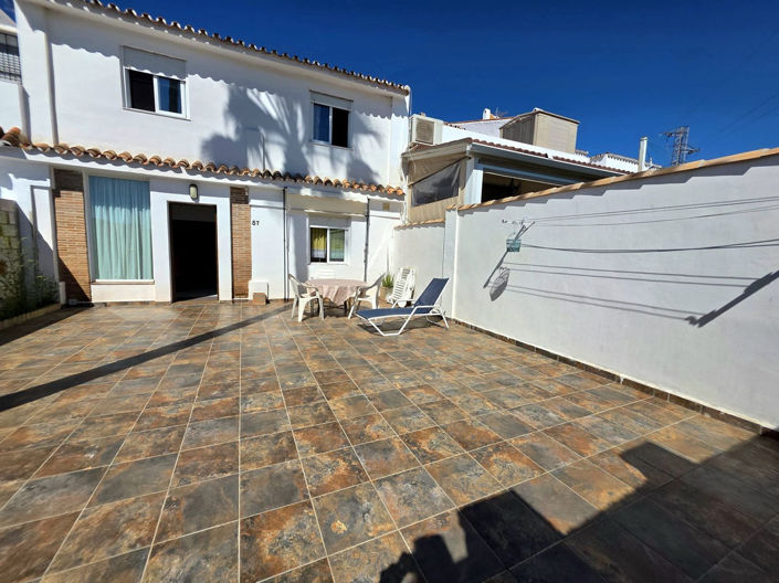 Image No.24-3 Bed Property for sale