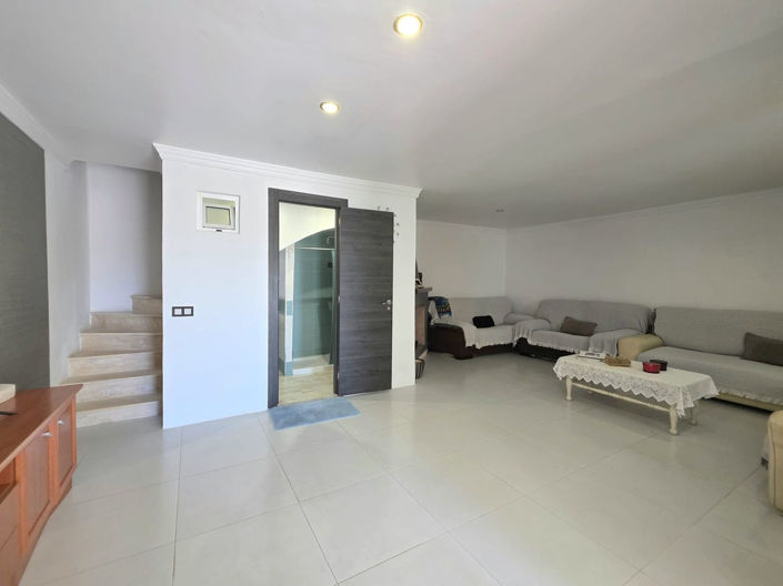 Image No.3-3 Bed Property for sale