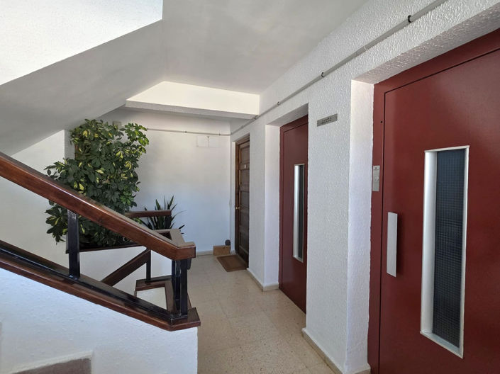 Image No.24-3 Bed Property for sale
