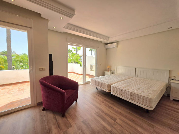 Image No.16-3 Bed Property for sale