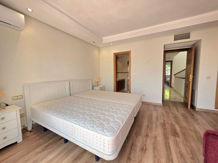 Image No.17-3 Bed Property for sale