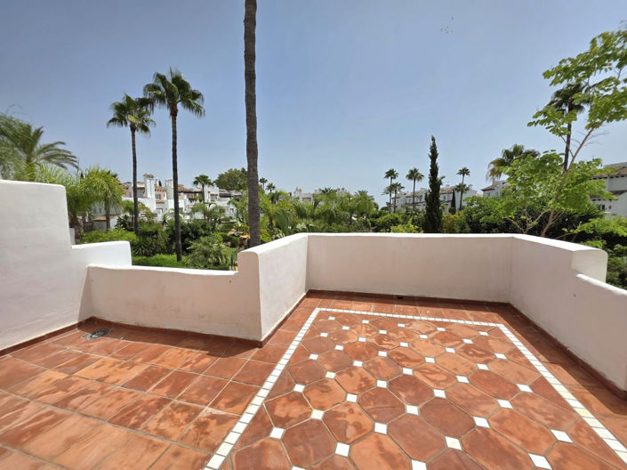 Image No.19-3 Bed Property for sale