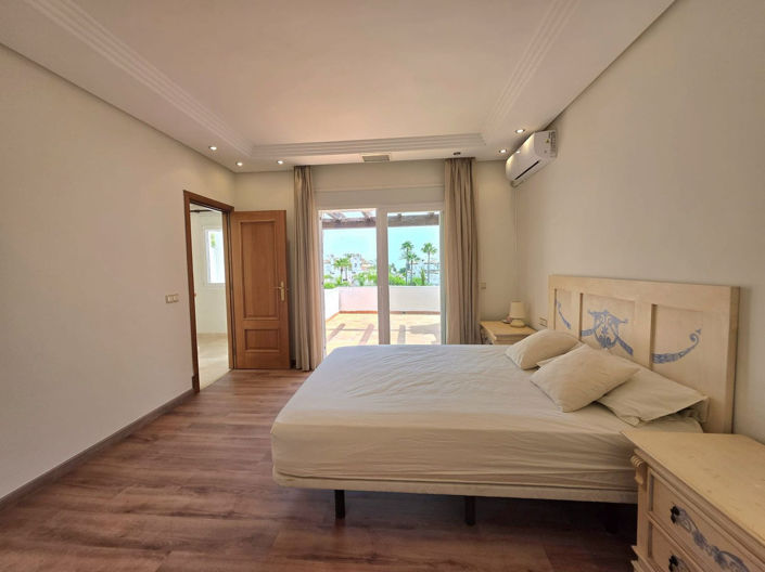 Image No.23-3 Bed Property for sale