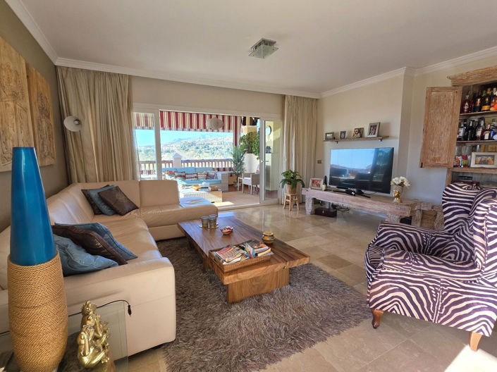 Image No.9-2 Bed Property for sale