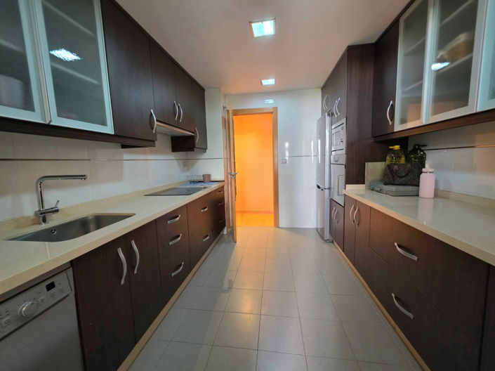 Image No.11-3 Bed Property for sale