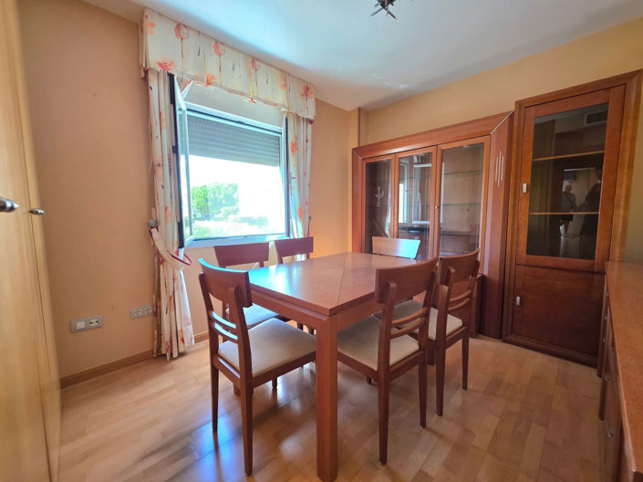Image No.17-3 Bed Property for sale