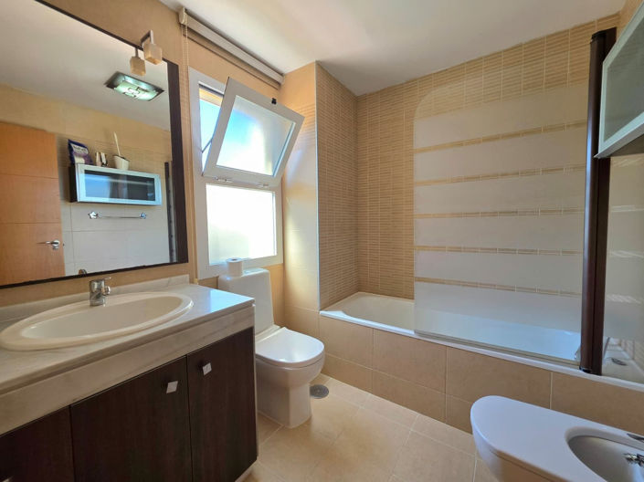 Image No.27-3 Bed Property for sale