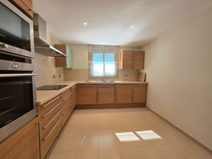 Image No.11-Propriété de 2 chambres à vendre