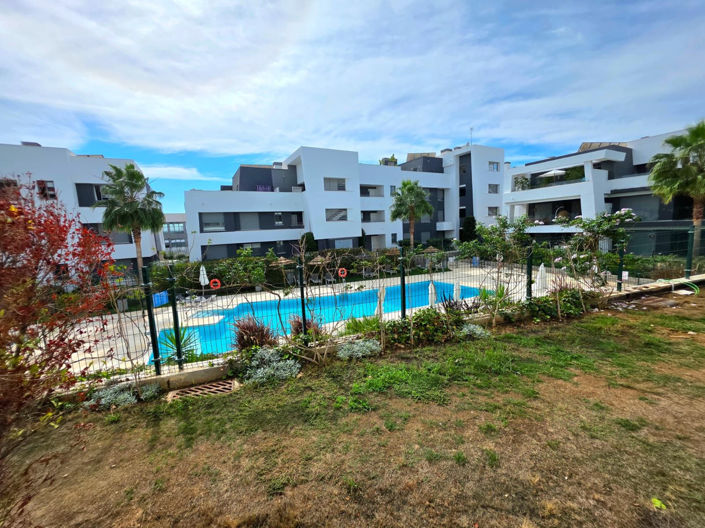 Image No.13-2 Bed Property for sale