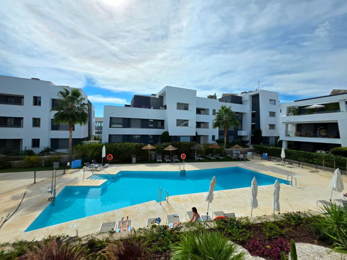 Image No.14-2 Bed Property for sale