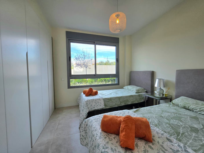 Image No.18-2 Bed Property for sale