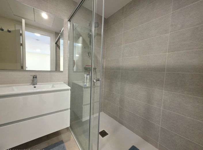 Image No.20-2 Bed Property for sale