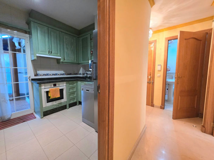 Image No.11-2 Bed Property for sale