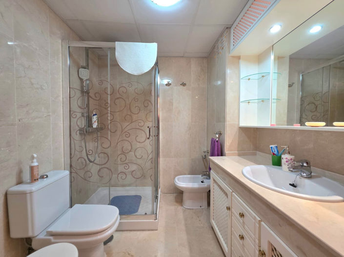 Image No.18-2 Bed Property for sale