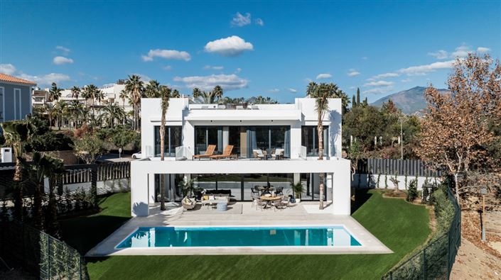 Image No.1-Villa / Détaché de 4 chambres à vendre à Estepona