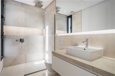 12-53013098fcab6c38b1379cd33298e050