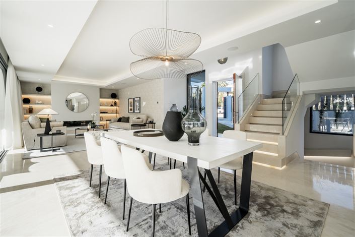 Image No.8-4 Bed Villa / Detached for sale