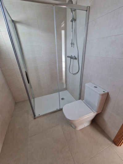 Image No.22-4 Bed Villa / Detached for sale