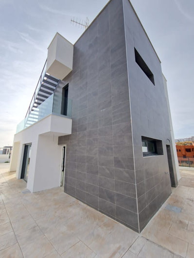 Image No.26-4 Bed Villa / Detached for sale