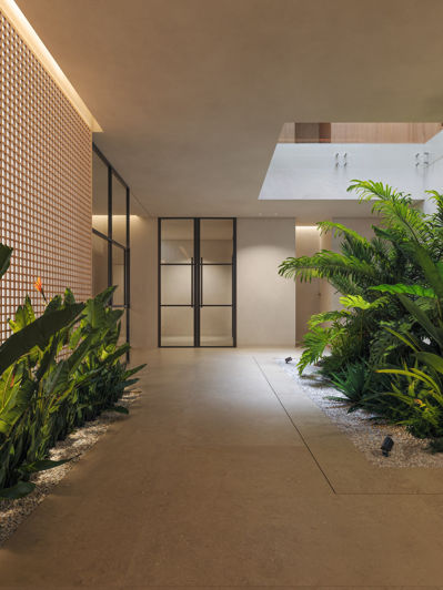 Image No.12-5 Bed House for sale