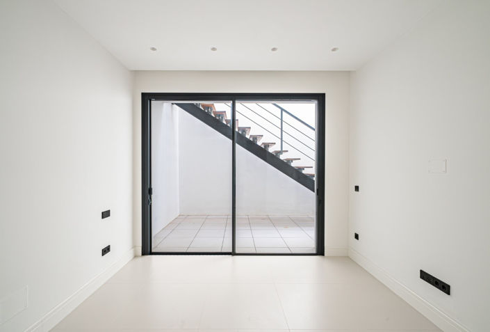 Image No.10-4 Bed House for sale