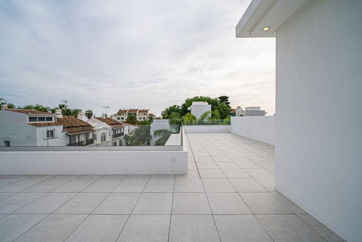 Image No.25-4 Bed House for sale