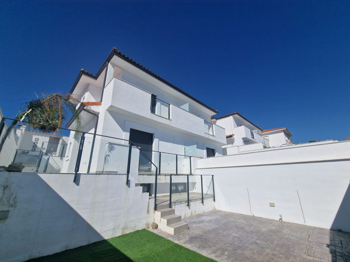 Image No.1-2 Bed House for sale
