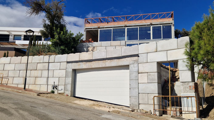 Image No.18-5 Bed House for sale