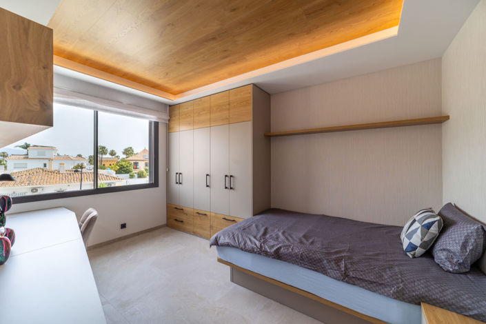 Image No.15-5 Bed House for sale