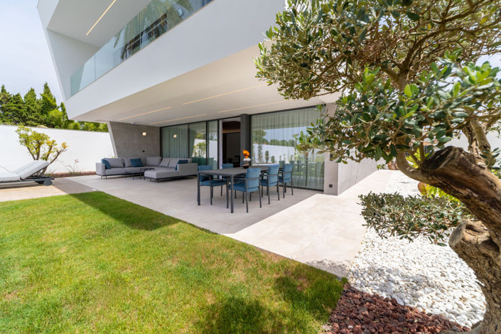 Image No.2-5 Bed House for sale