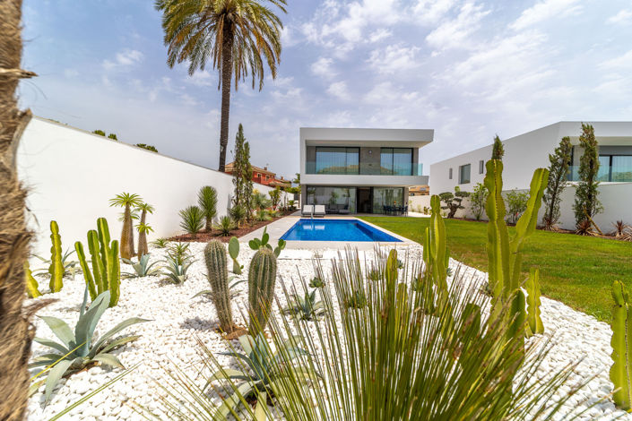 Image No.3-5 Bed House for sale
