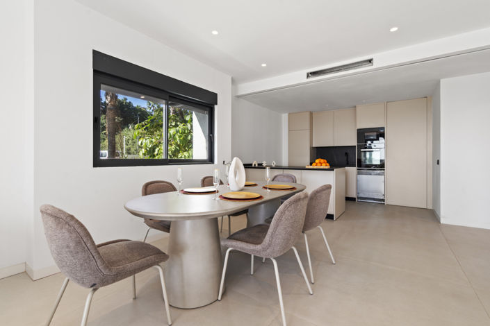 Image No.13-4 Bed House for sale