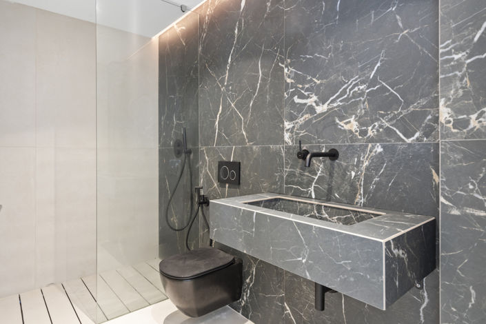 Image No.16-4 Bed House for sale