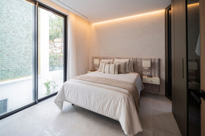 Image No.11-6 Bed House for sale