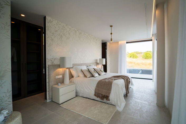 Image No.12-6 Bed House for sale