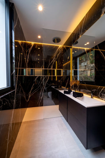 Image No.28-6 Bed House for sale