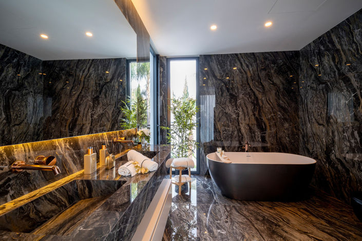 Image No.54-6 Bed House for sale