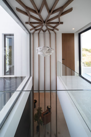 Image No.6-6 Bed House for sale