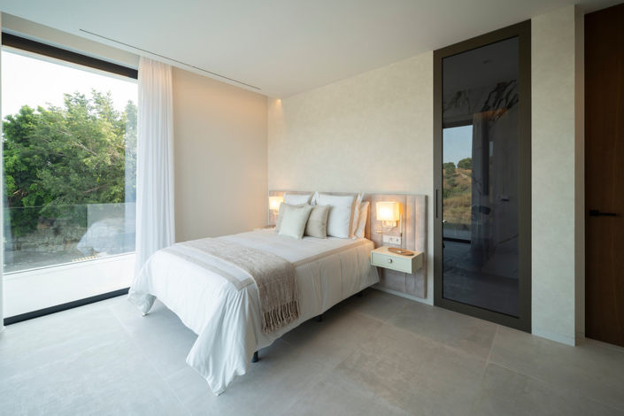 Image No.7-6 Bed House for sale