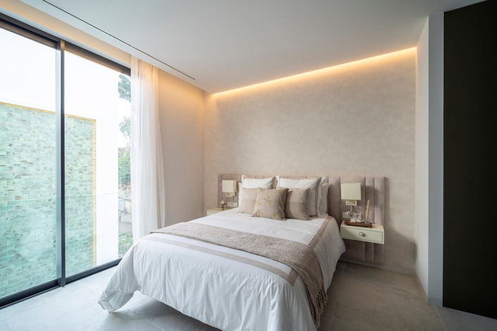 Image No.9-6 Bed House for sale