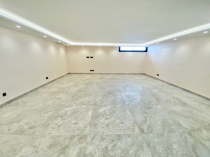 Image No.12-2 Bed House for sale