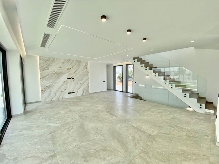 Image No.7-2 Bed House for sale