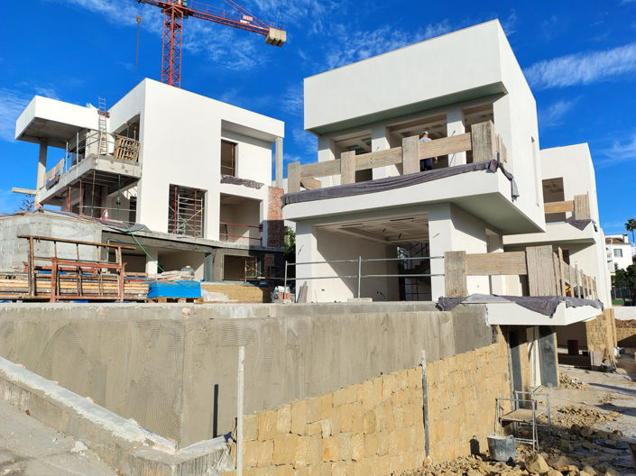 Image No.18-4 Bed House for sale